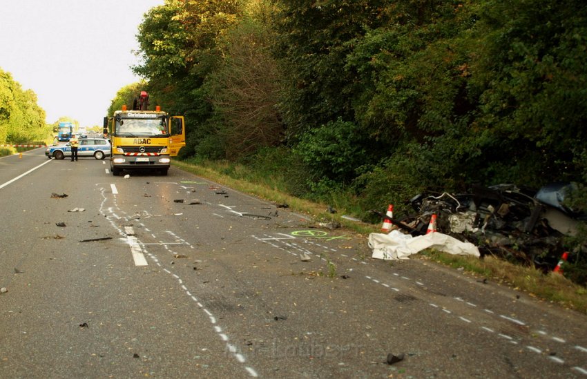 Schwerer VU Koeln Immendorf Kerkraderstr P313.JPG